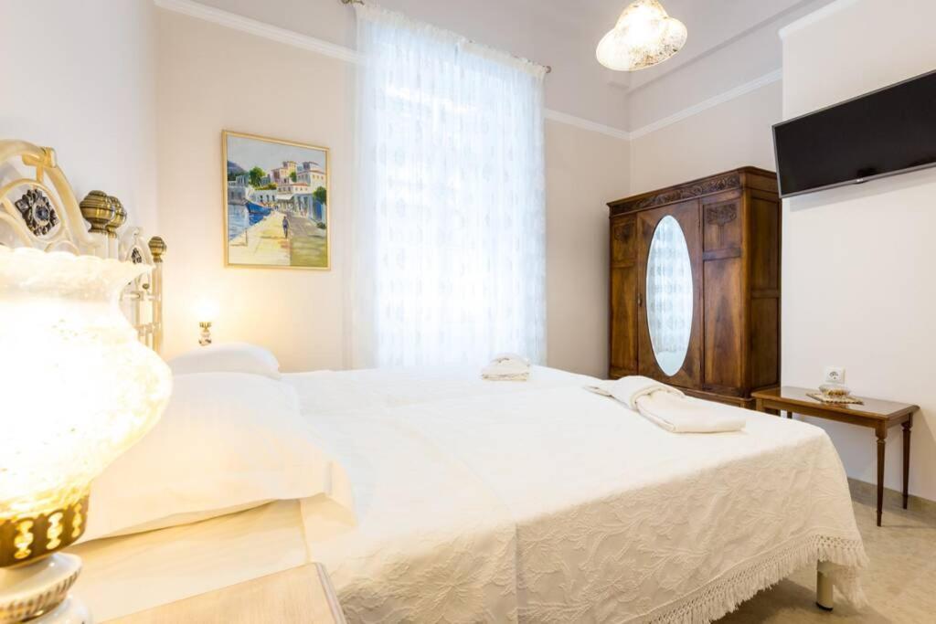 Neoclassical Apartment With 2 Bedrooms In Piraeus Pireu Exterior foto