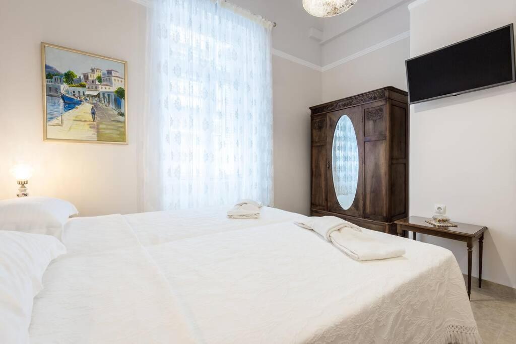 Neoclassical Apartment With 2 Bedrooms In Piraeus Pireu Exterior foto